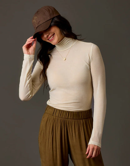 Lea Tissue Turtleneck: Birch