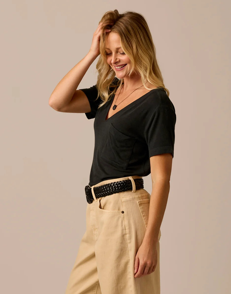 Lea Tissue V-Neck: Black