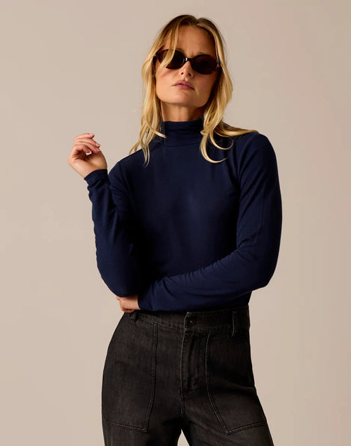Lea Tissue Turtleneck: Navy