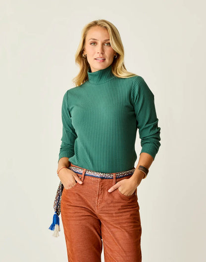 Denise Turtleneck: Bistro
