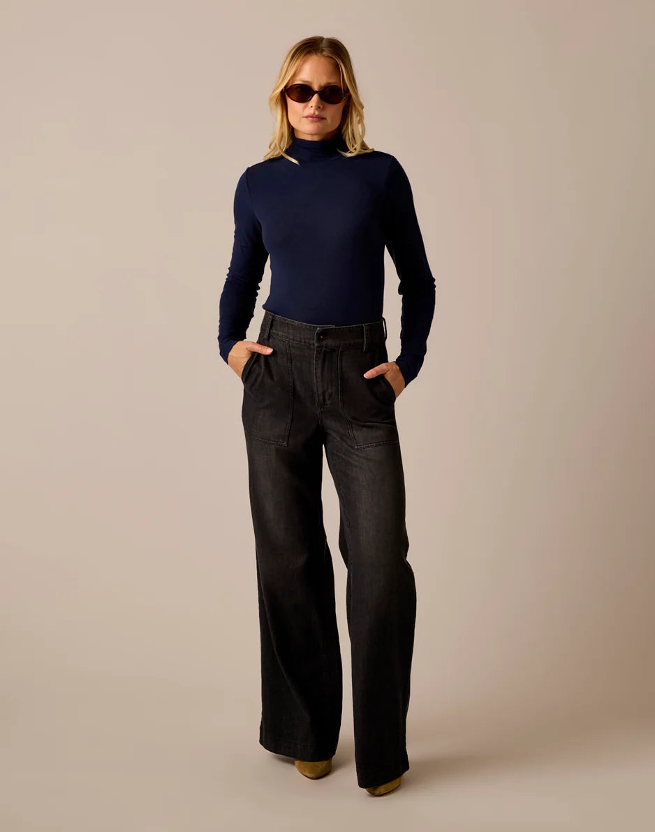 Lea Tissue Turtleneck: Navy