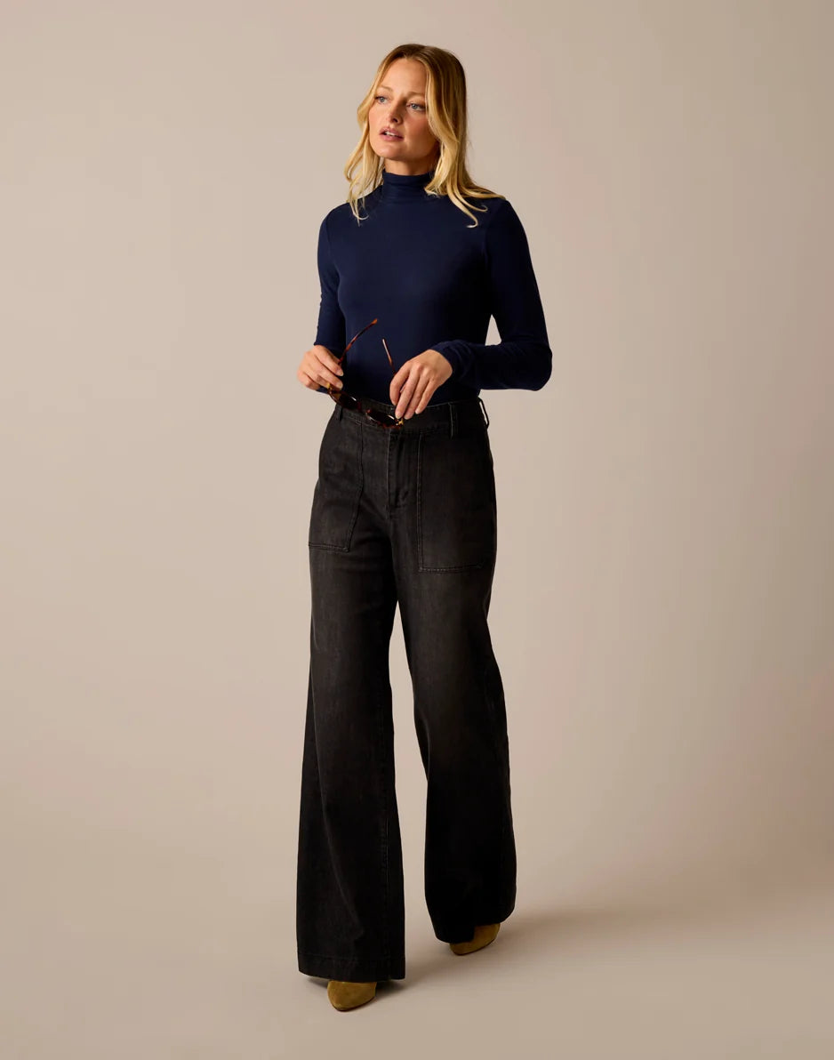 Lea Tissue Turtleneck: Navy
