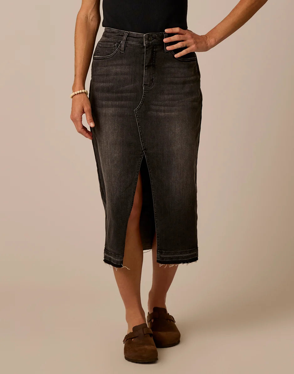 Atlas Denim Skirt: Washed Black