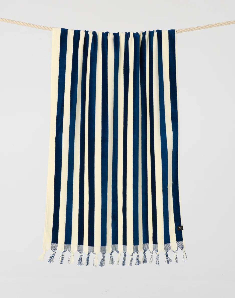 Cabana Fringe Premium Woven Towel: Deep Pool