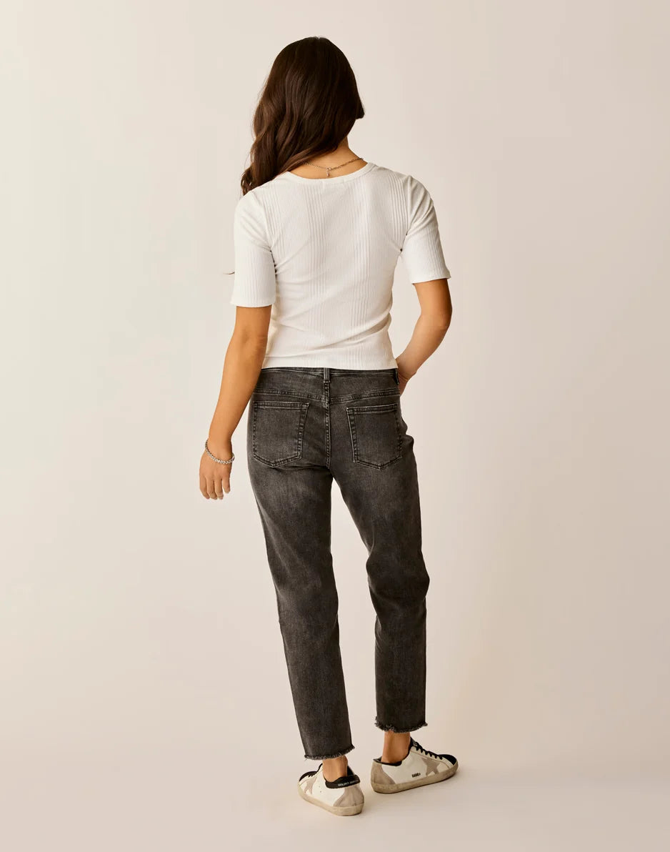 Austin Crop Jean: Washed Black
