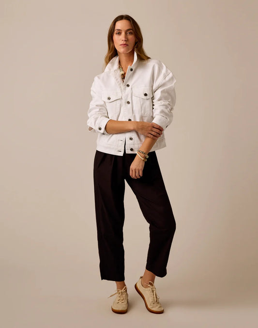 Axel Trucker: White